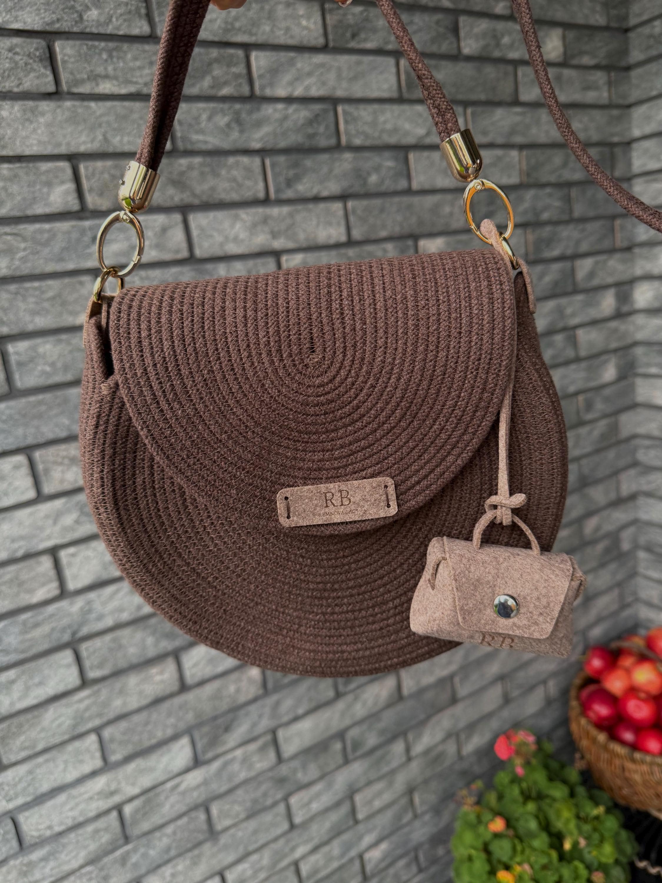 ROUND COTTON BAG — BROWN