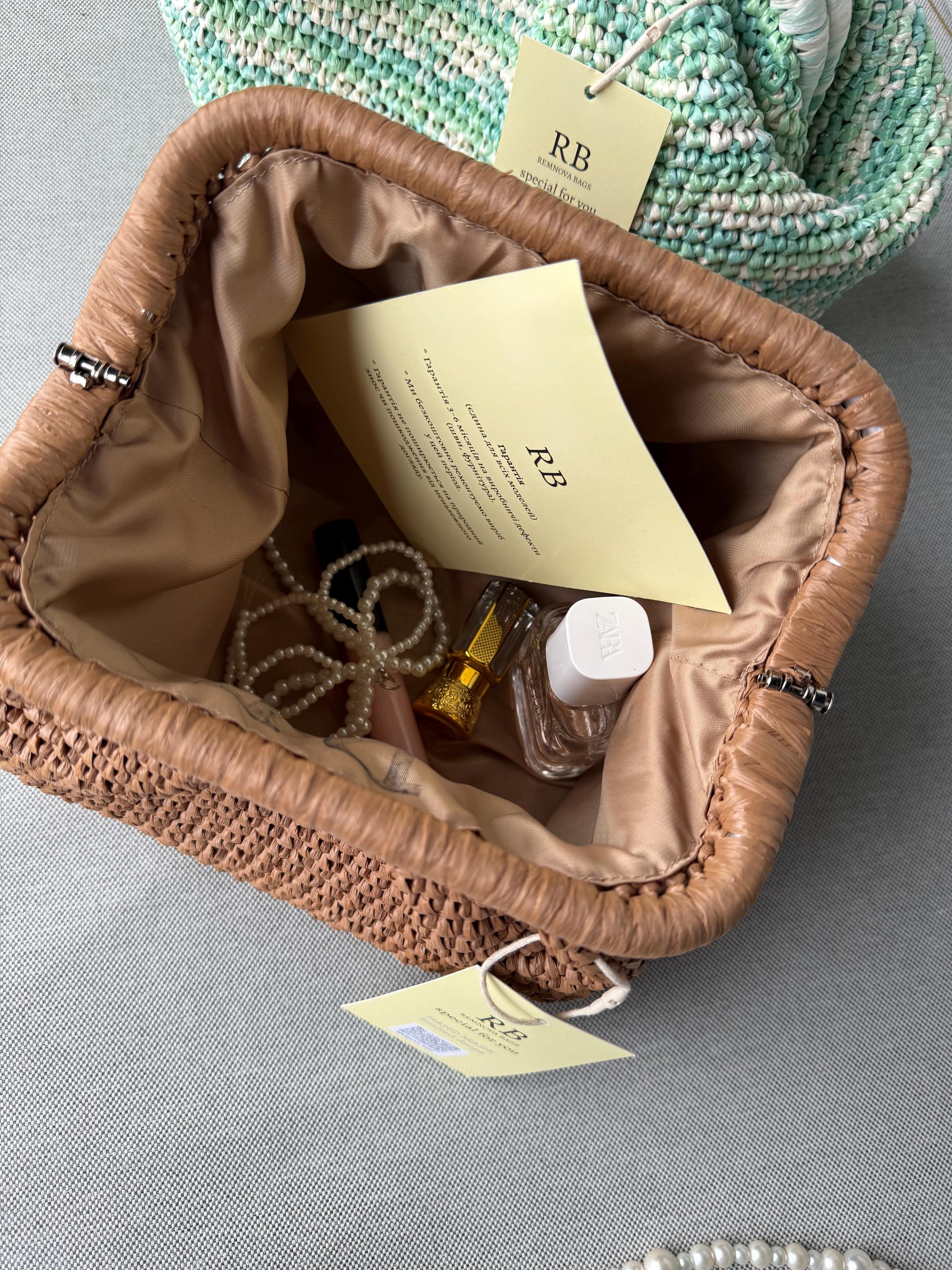 RAFFIA POUCH CLUTCH — BROWN