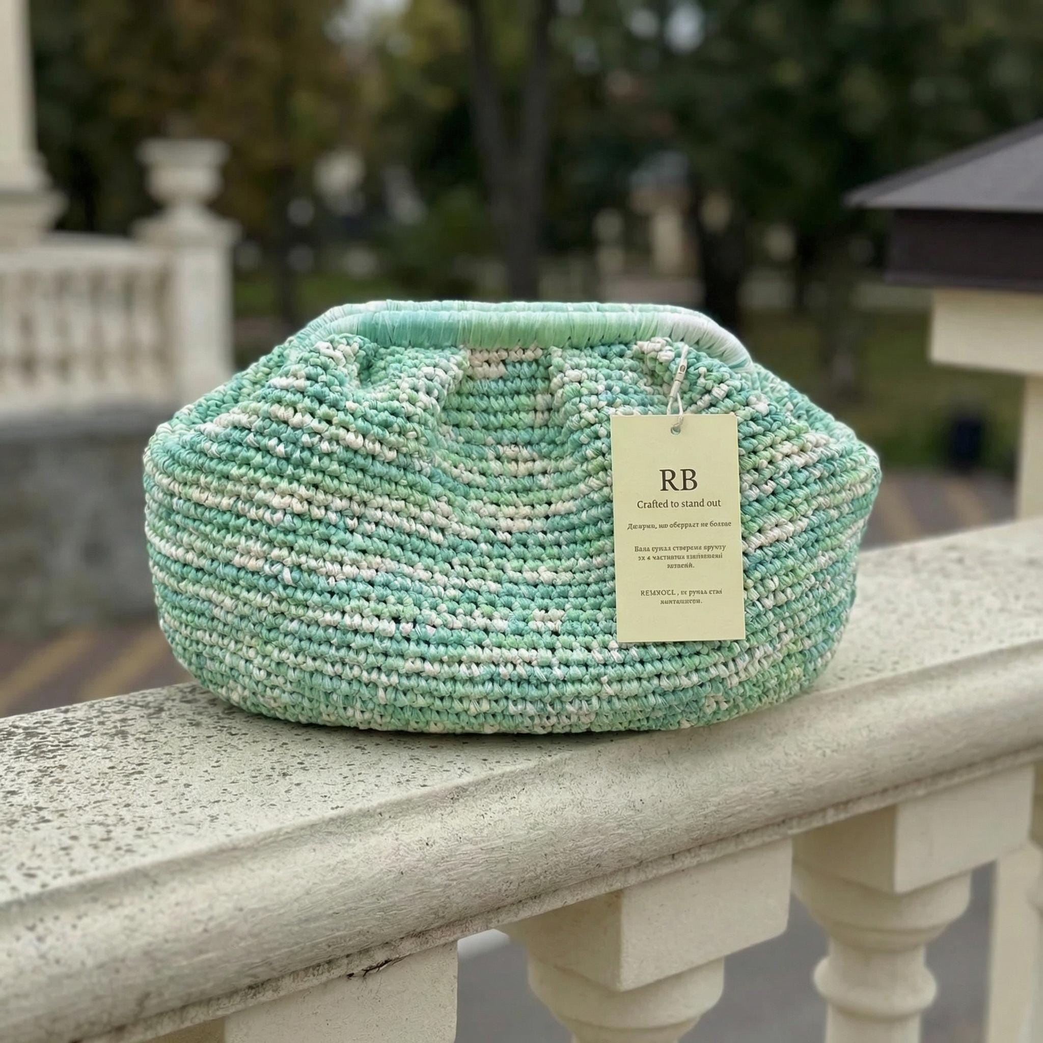 RAFFIA POUCH CLUTCH — MINT