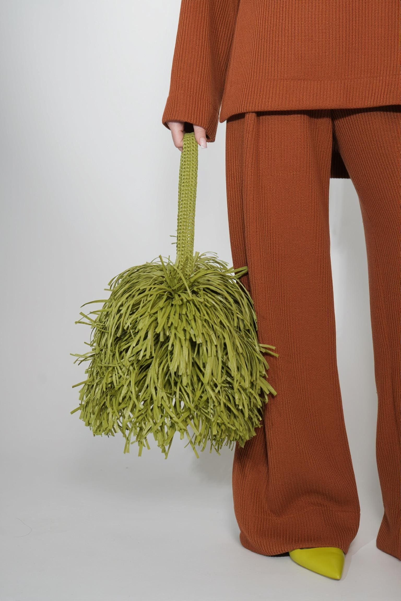 TEXTURE CLUTCH — OLIVE