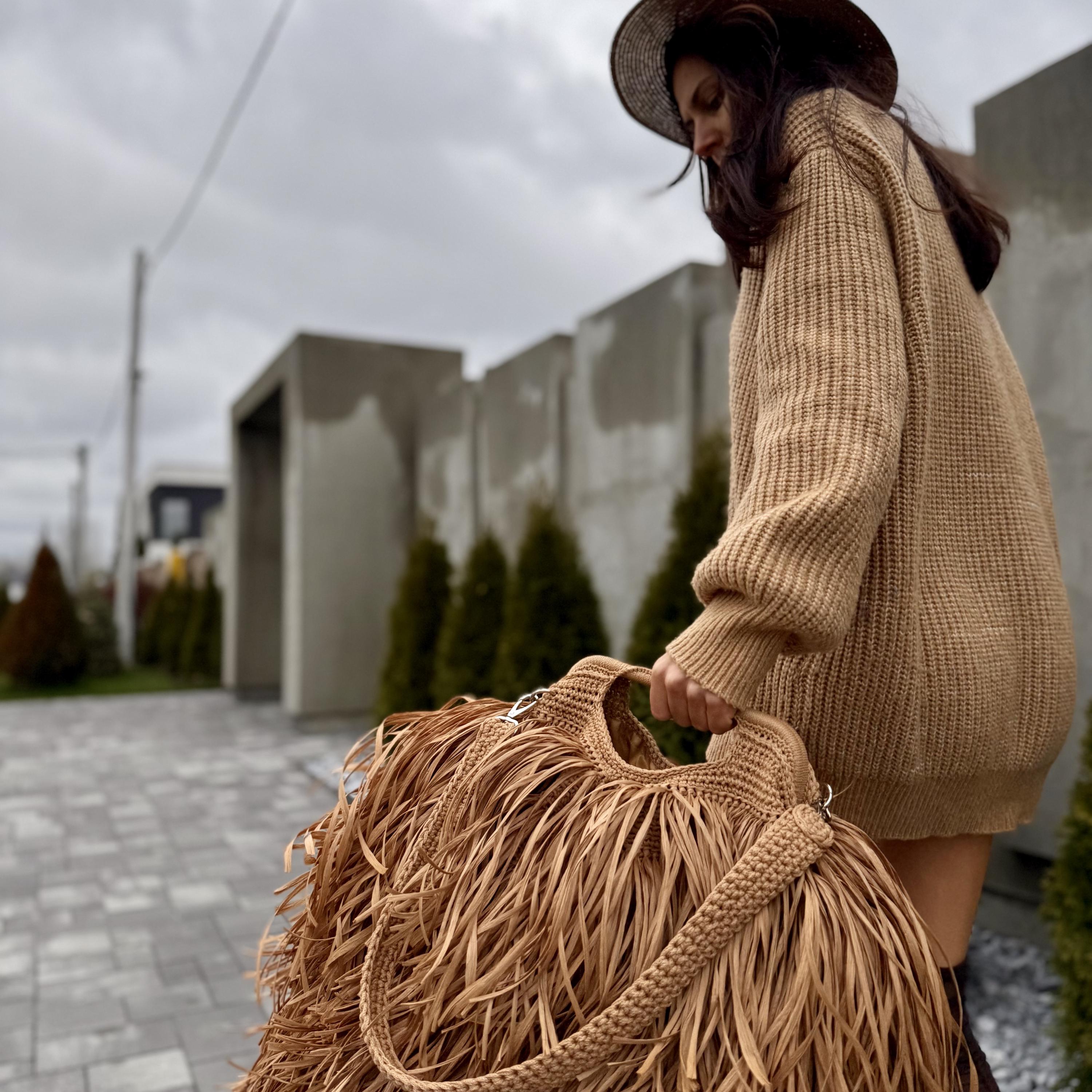 GIANT RAFFIA TOTE — BROWN