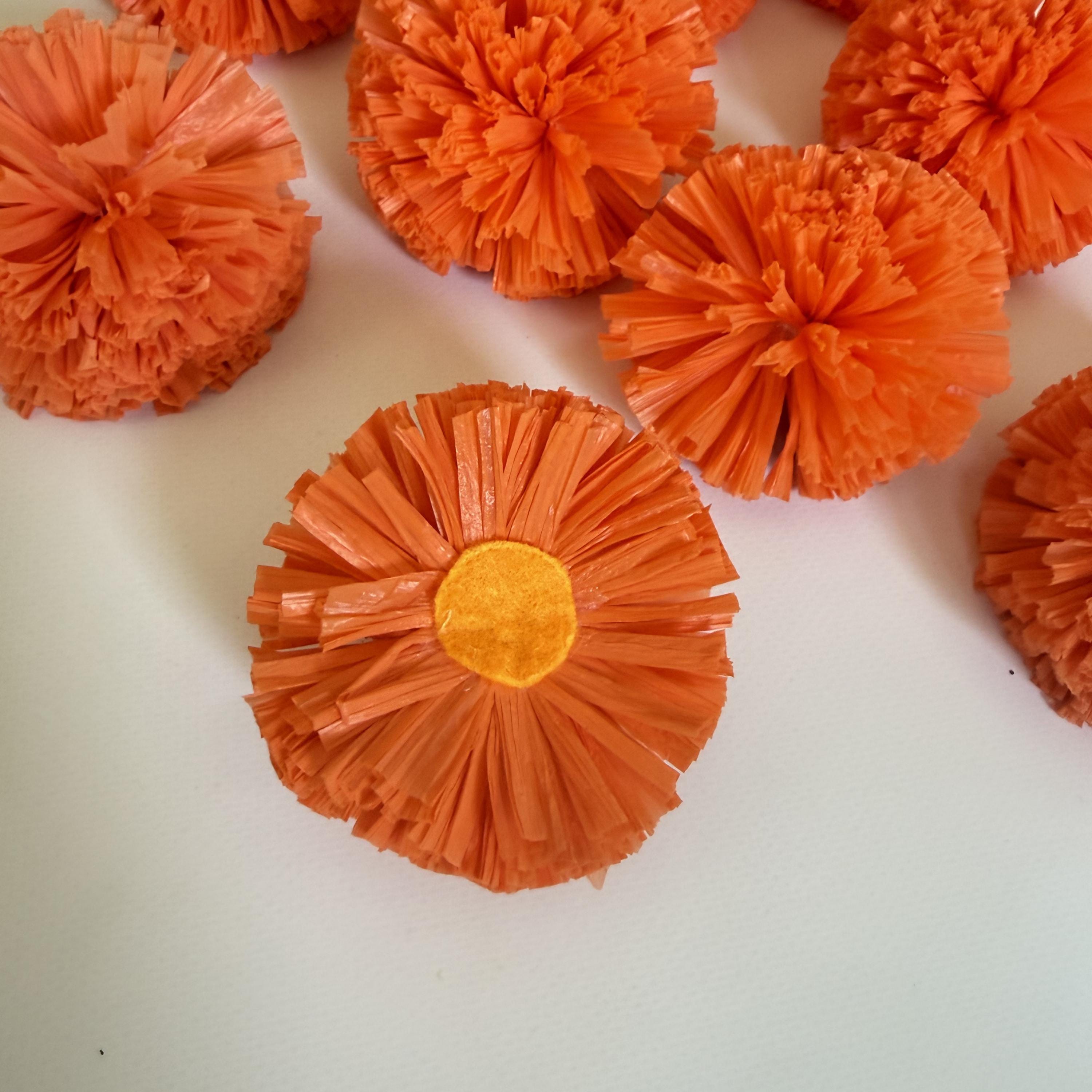 SHOE POMPONS — ORANGE