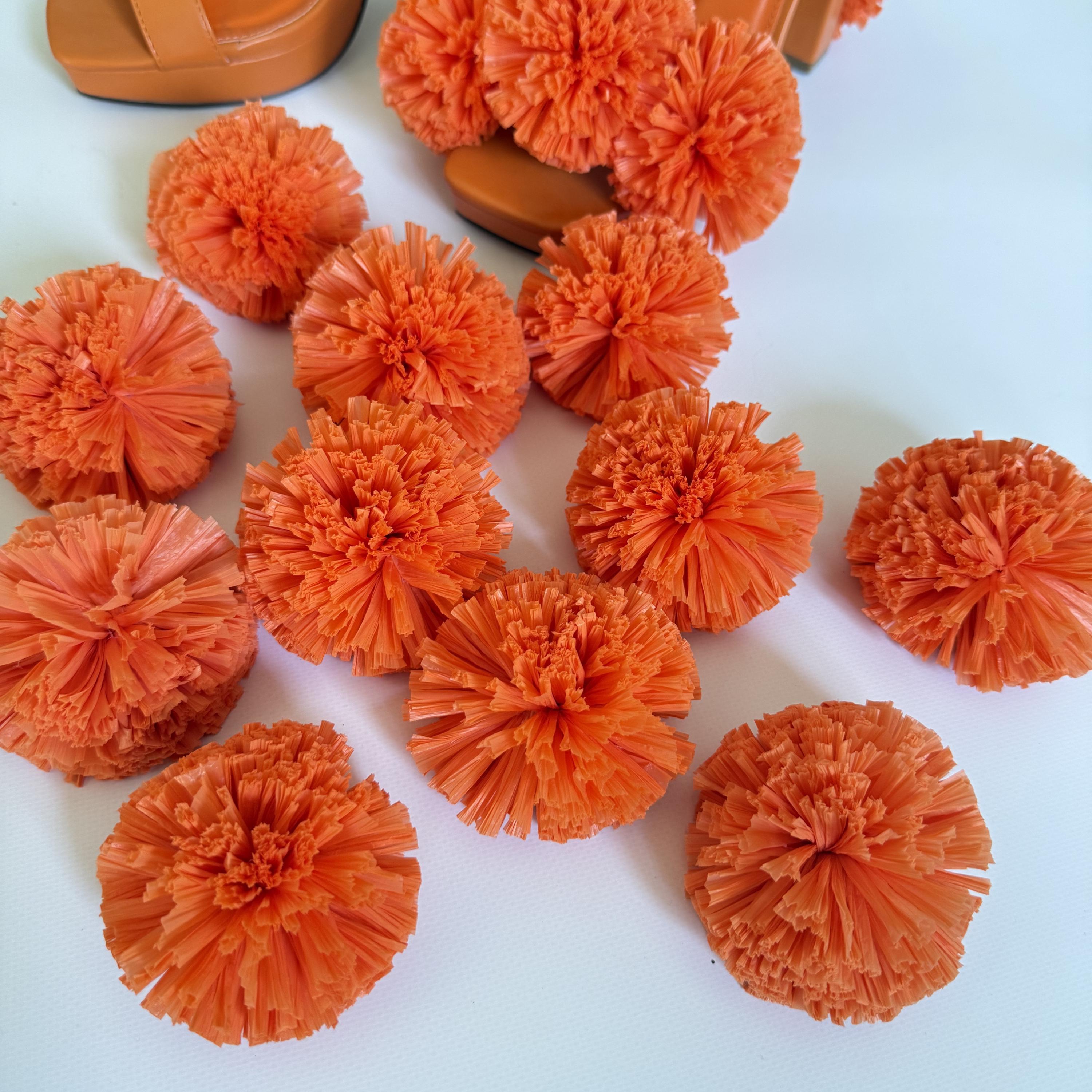 SHOE POMPONS — ORANGE