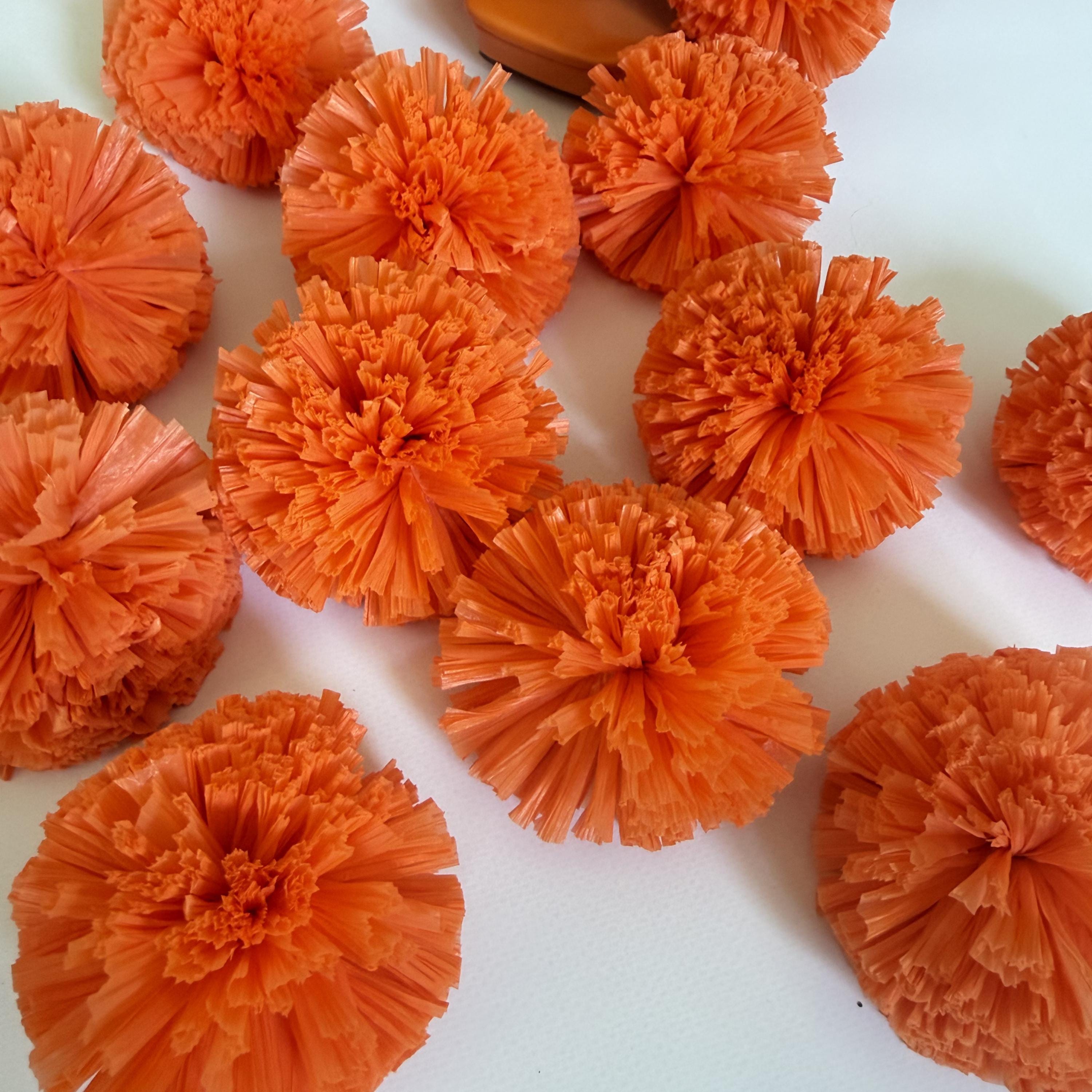 SHOE POMPONS — ORANGE