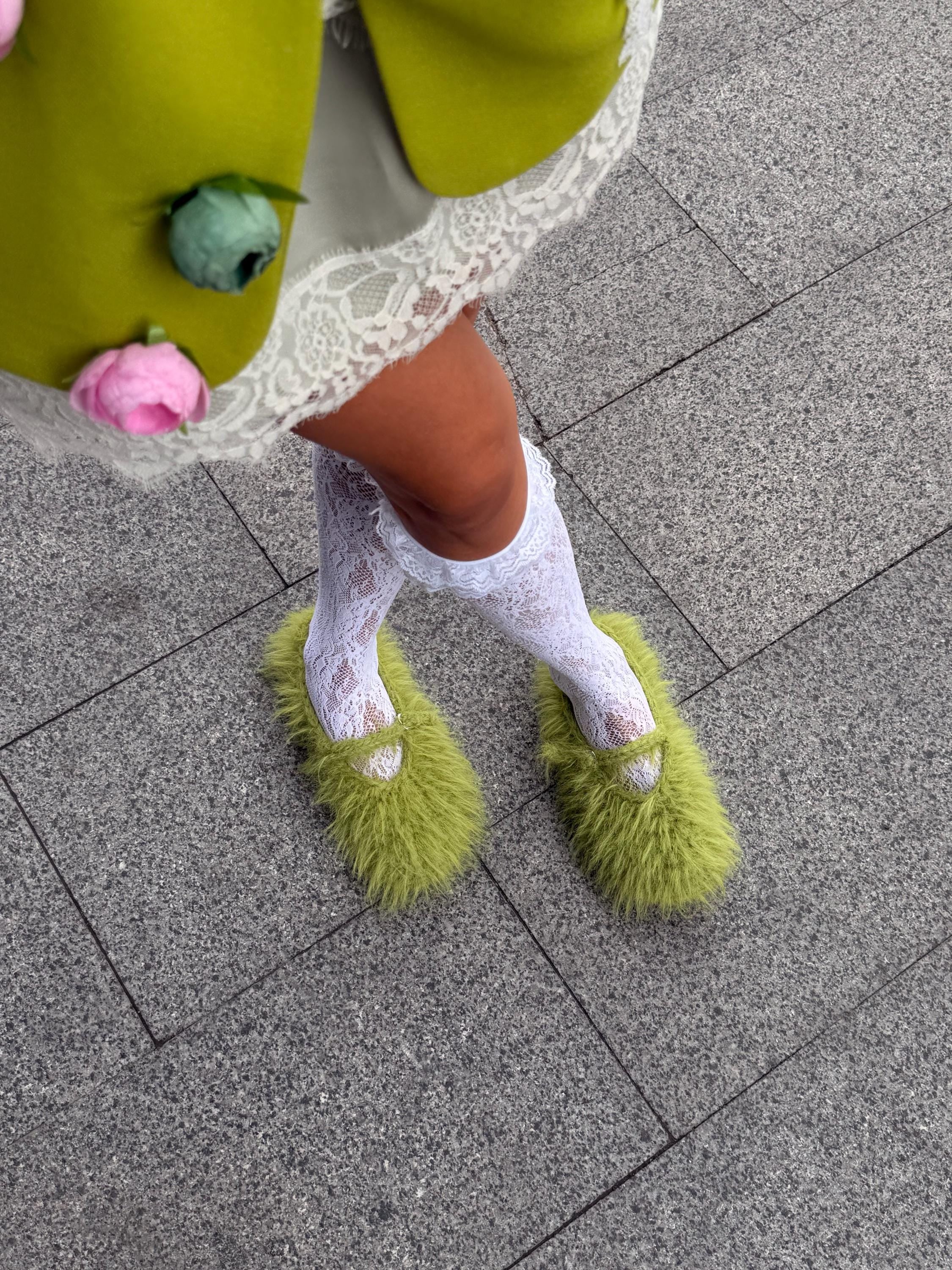 FUZZY SLIPPERS — GREEN
