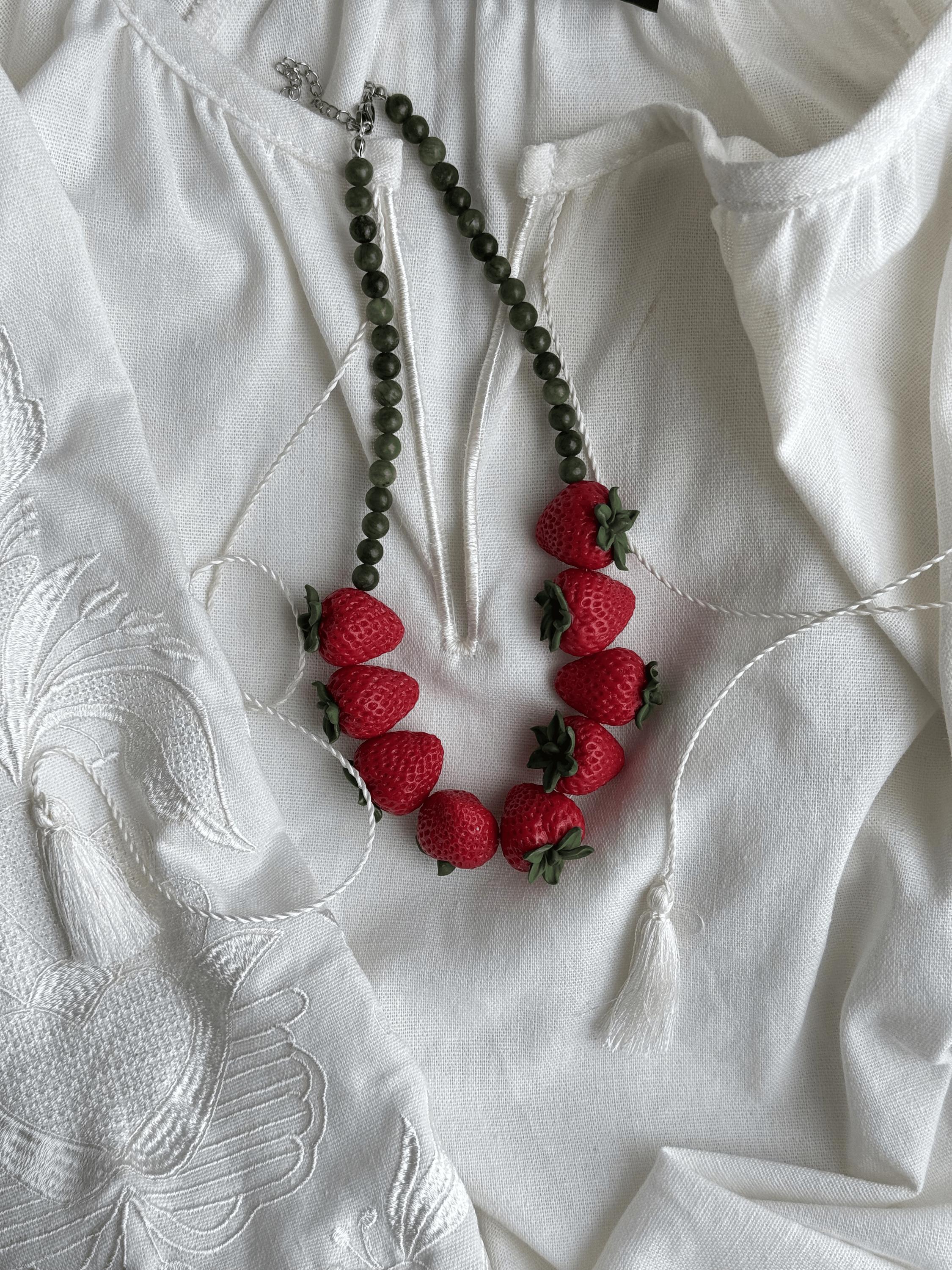 STRAWBERRY NECKLACE & BRACELET