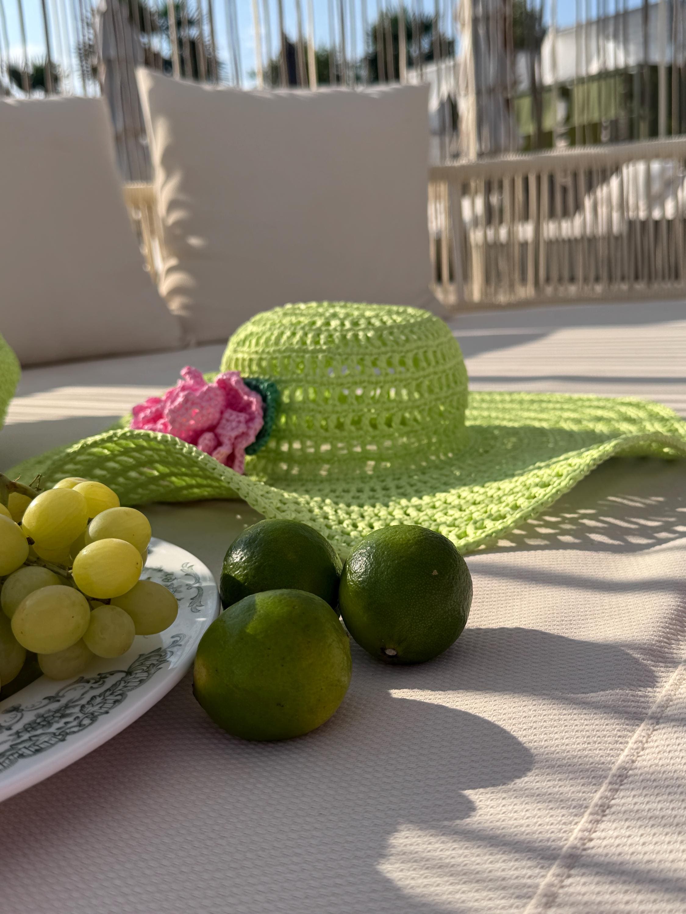 HAT — LIME