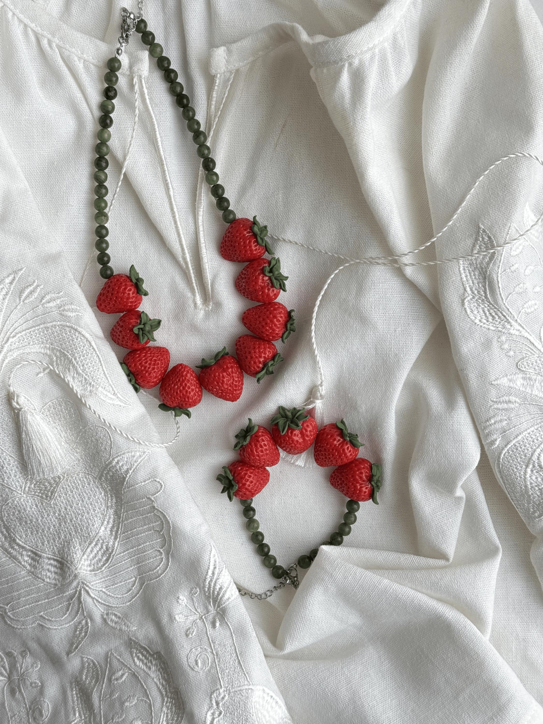 STRAWBERRY NECKLACE & BRACELET