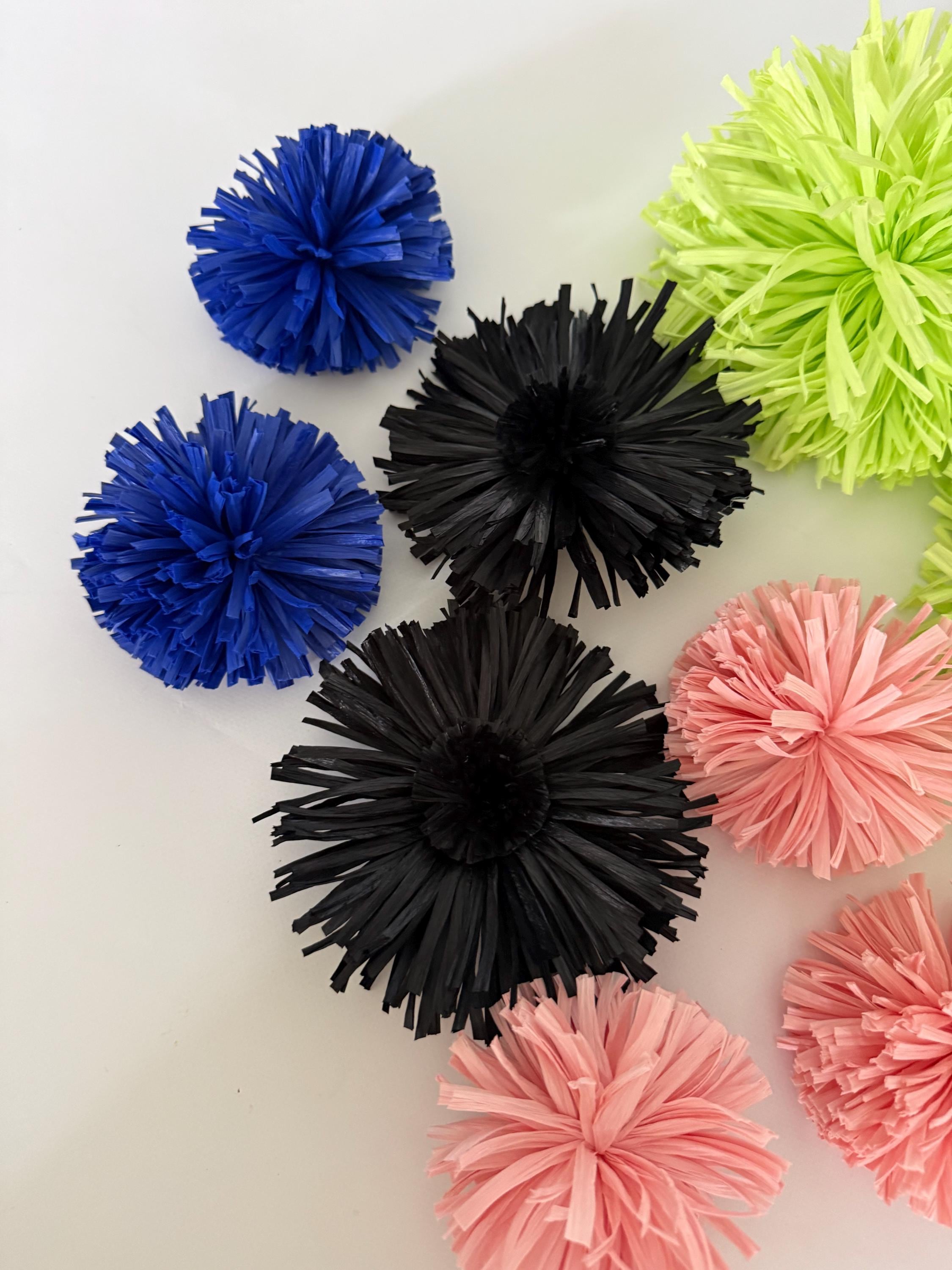 SHOE POMPONS — LIME