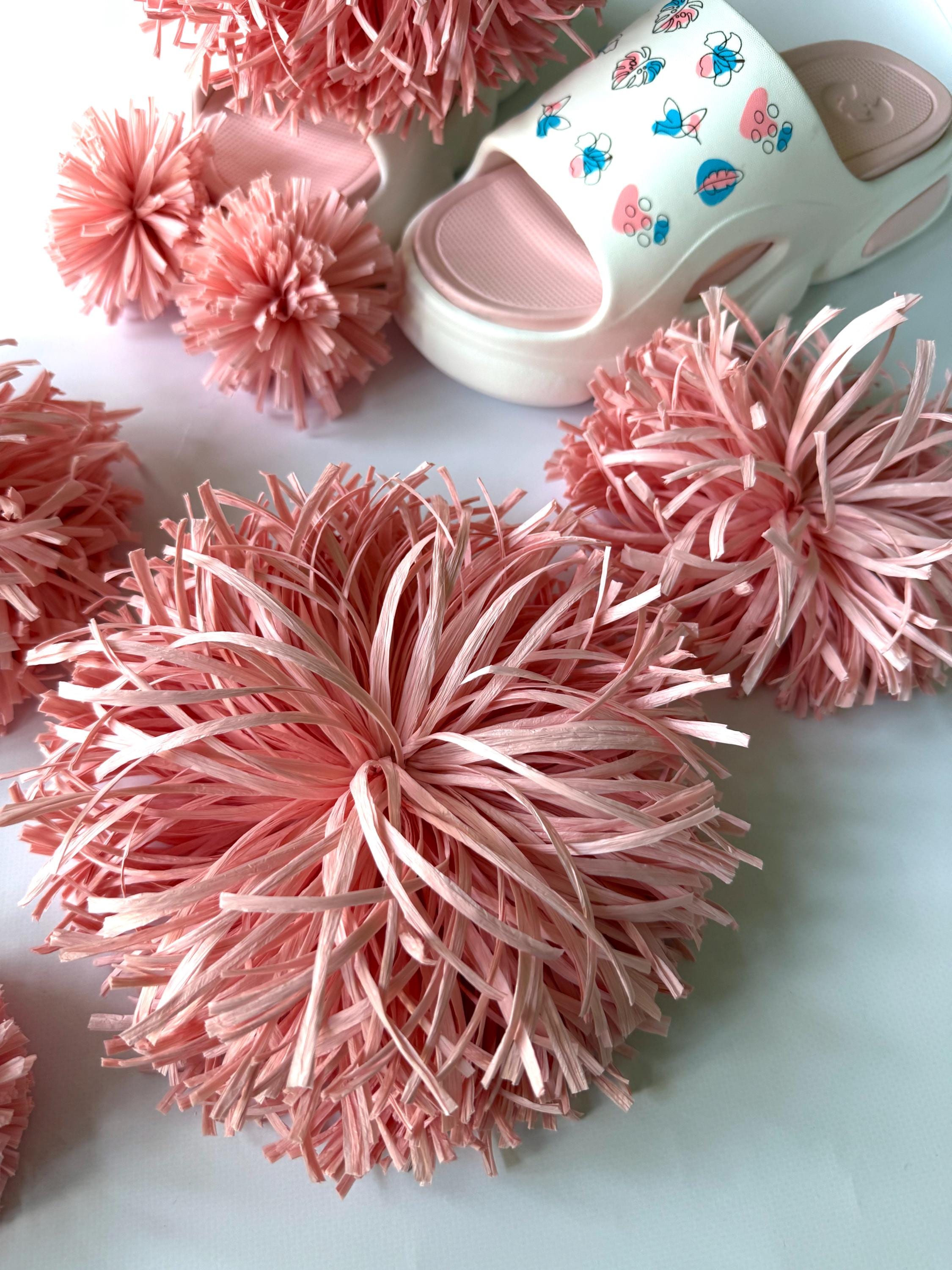 SHOE POMPONS — LIME