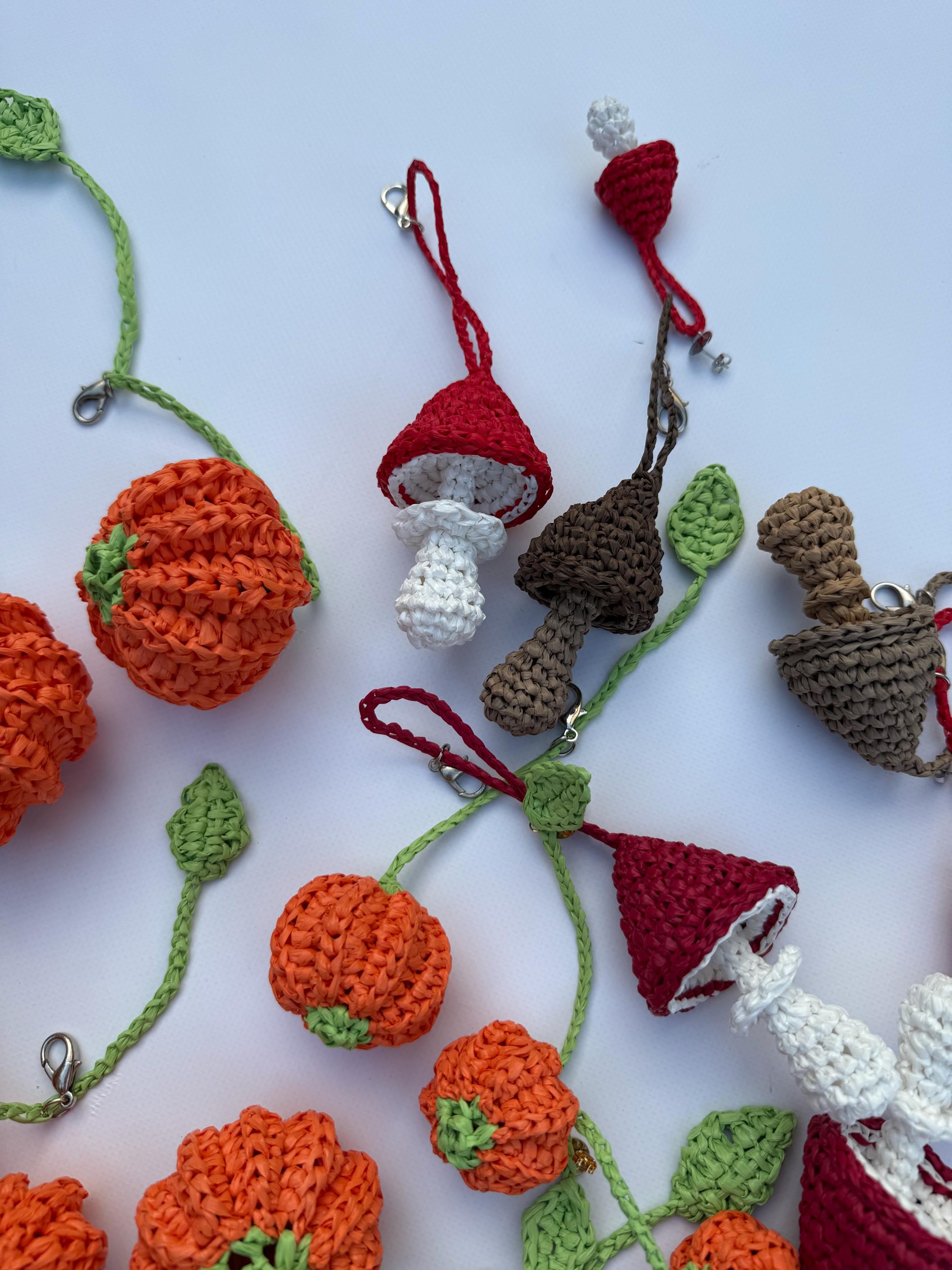 INDIVIDUAL CHARM — AUTUMN