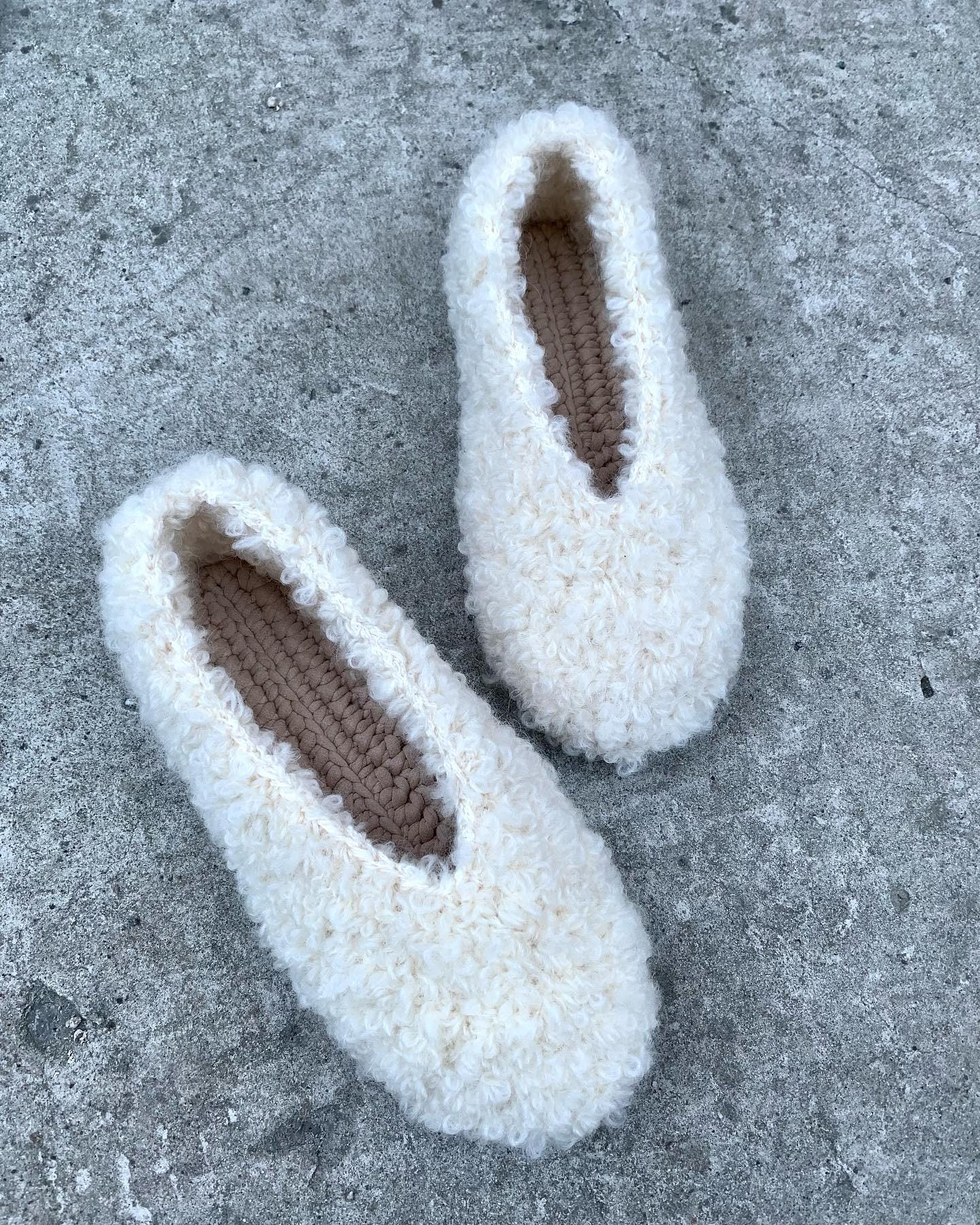SLIPPERS — WHITE — view 4