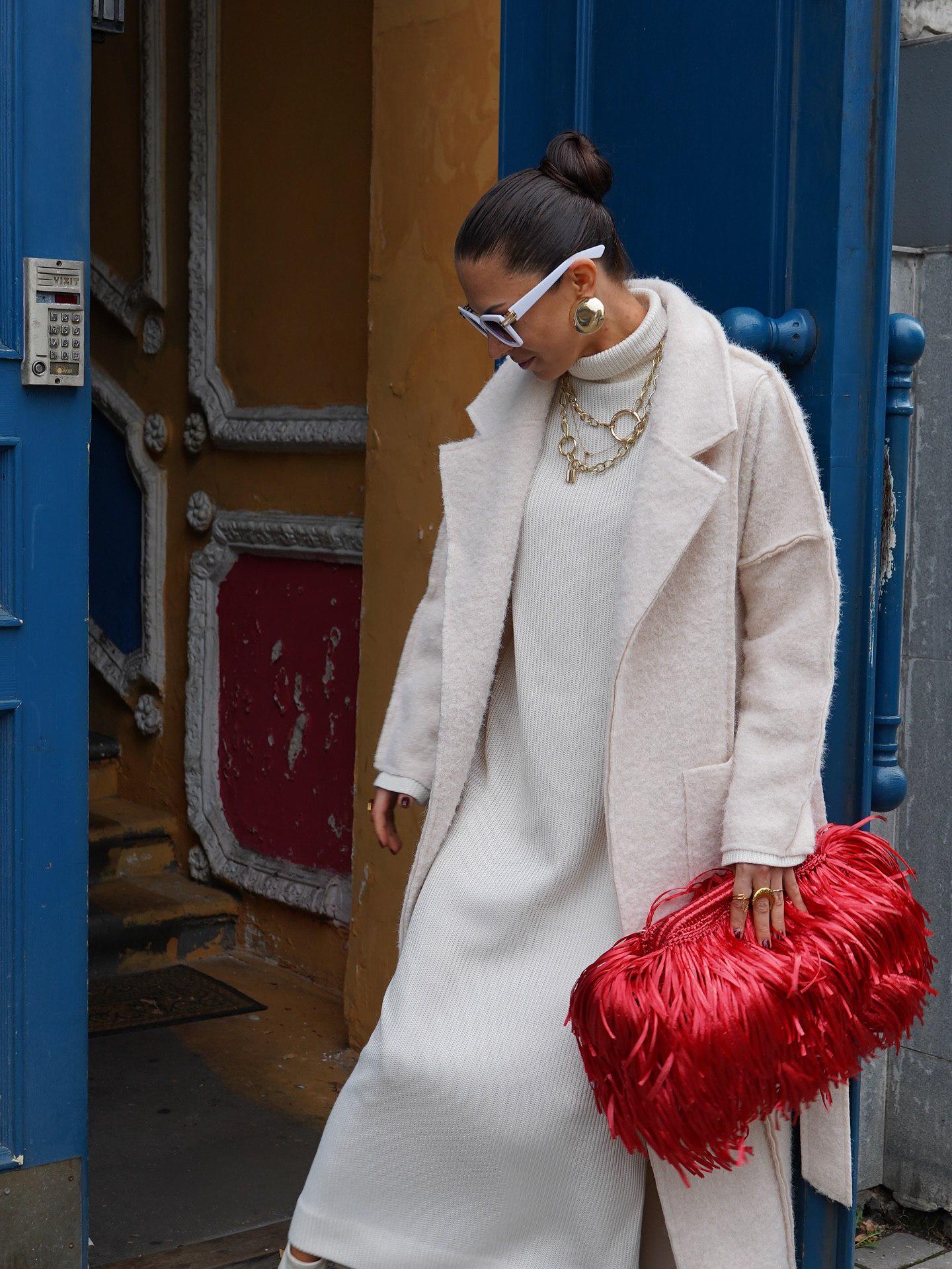 TEXTURE CLUTCH — RED — view 3