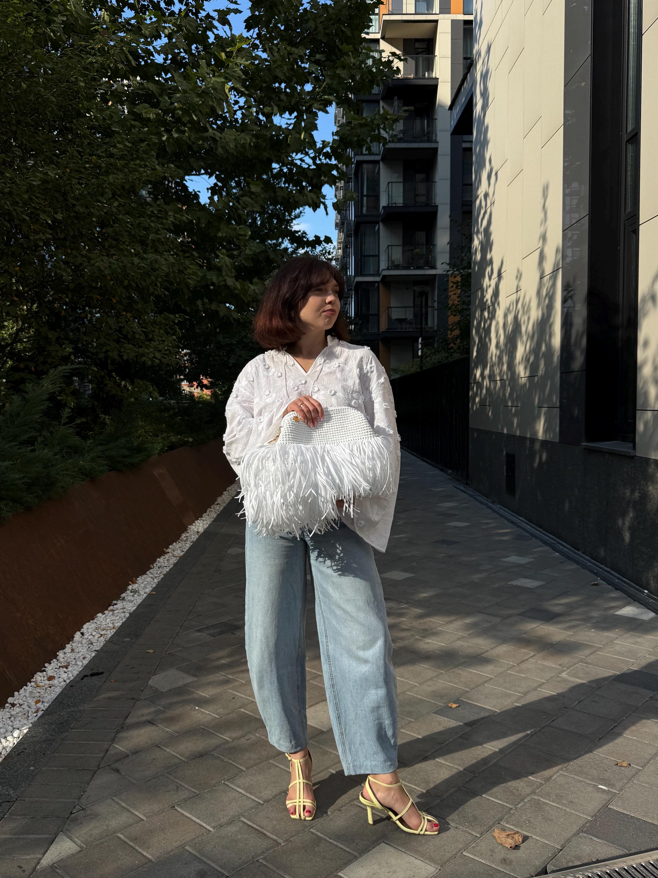 TEXTURE CLUTCH — WHITE — view 2