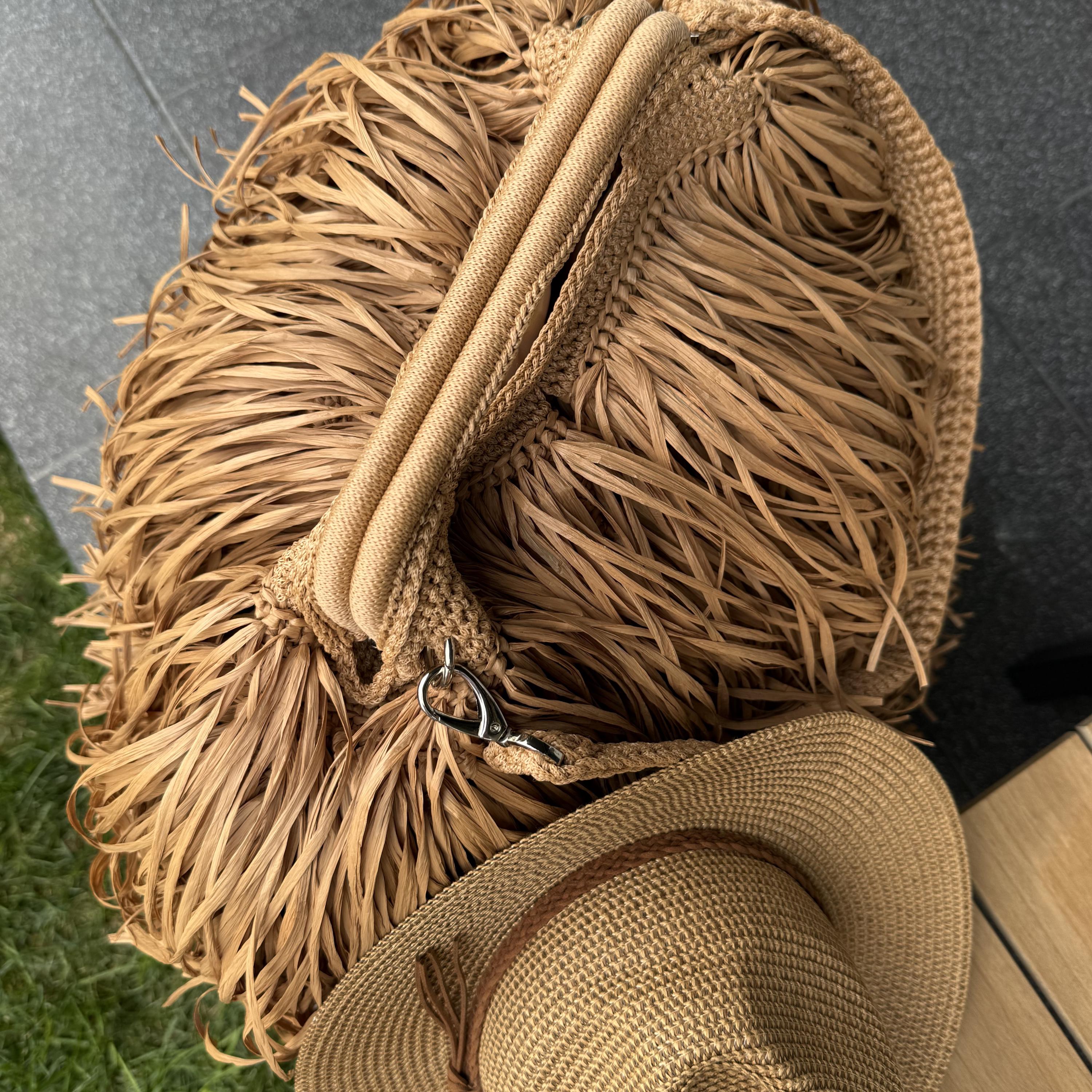 GIANT RAFFIA TOTE — BROWN