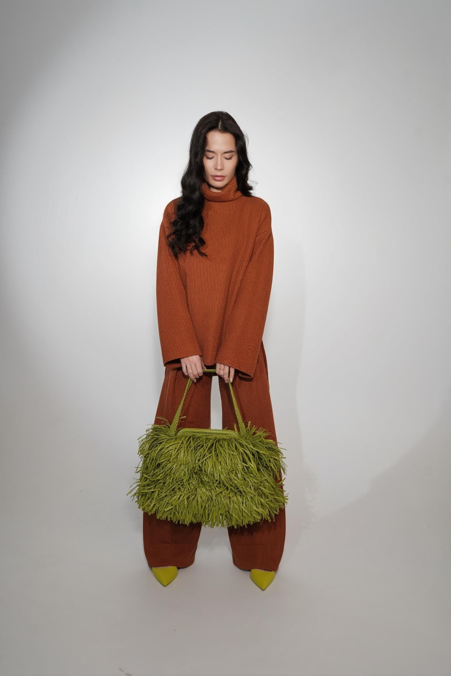 TEXTURE CLUTCH — OLIVE — view 7